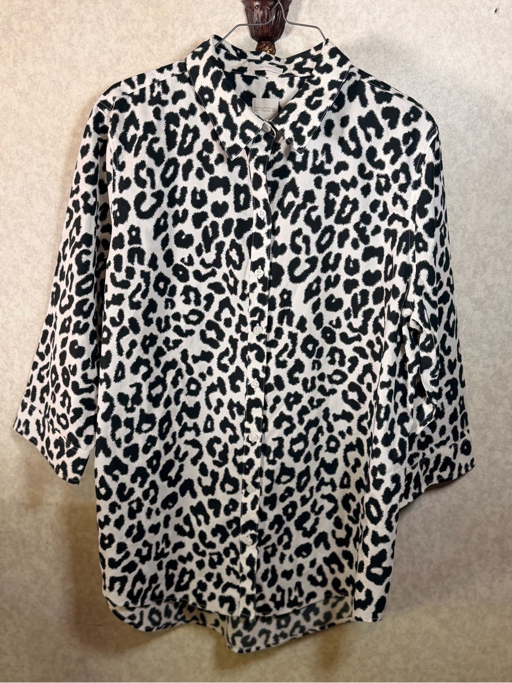 Chico’s Leopard Print 100% Cotton Button-Front Shirt Size 3/XL - Picture 2 of 7